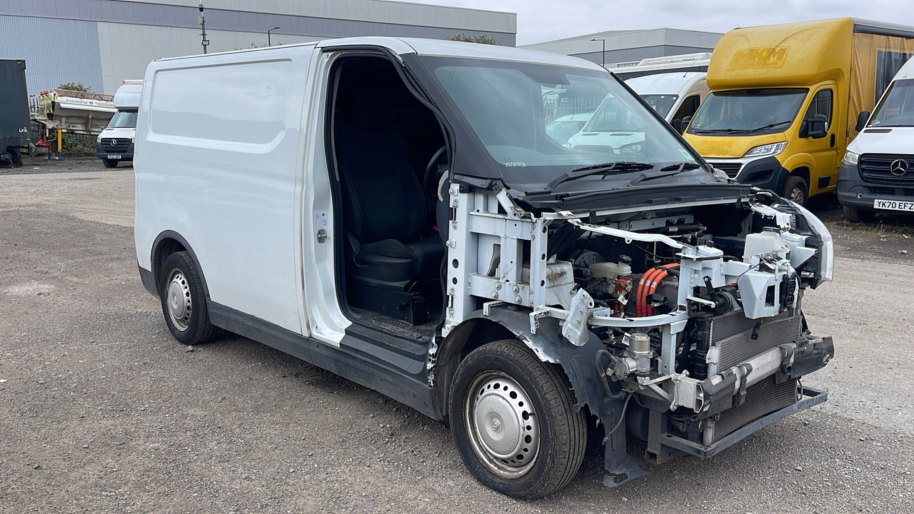 Maxus Deliver 3 90KW 35KWH - Малък ван, Електрически бус: снимка 1 Maxus Deliver 3 90KW 35KWH - Малък ван, Електрически бус: снимка 1