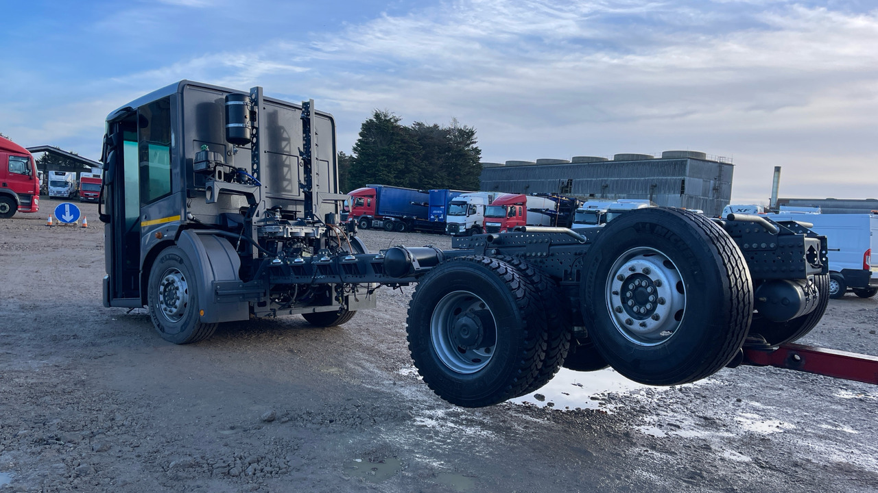 Mercedes-Benz Econic - Шаси кабина, Eлектрически камион: снимка 4 Mercedes-Benz Econic - Шаси кабина, Eлектрически камион: снимка 4