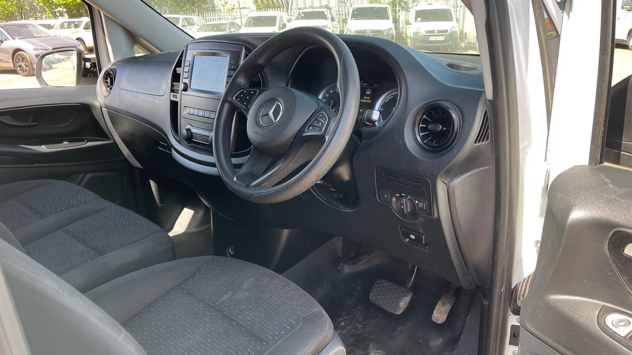 Mercedes-Benz eVito 85kW 66kWh Progressive Van - Товарен бус, Електрически бус: снимка 5 Mercedes-Benz eVito 85kW 66kWh Progressive Van - Товарен бус, Електрически бус: снимка 5