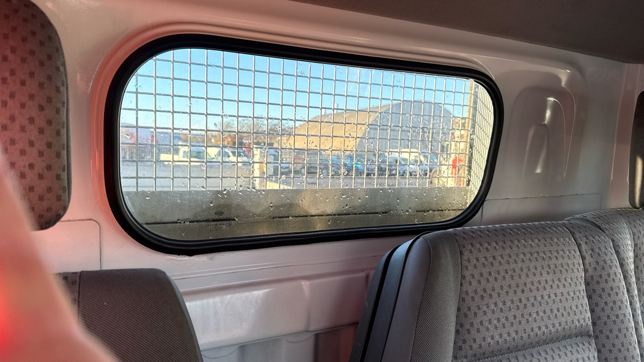 Бордови бус NISSAN CABSTAR 35.14 dCi: снимка 14 Бордови бус NISSAN CABSTAR 35.14 dCi: снимка 14