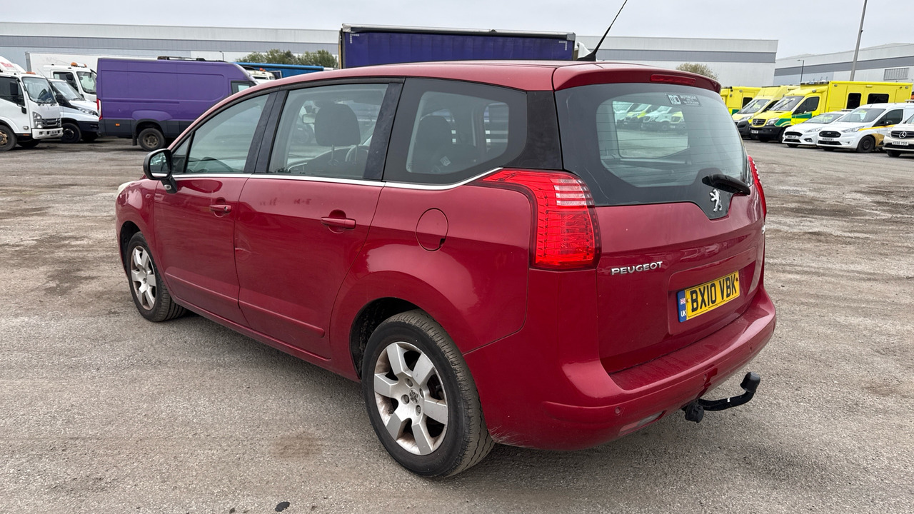 PEUGEOT 5008 2.0 HDI 150PS - Лек автомобил: снимка 3 PEUGEOT 5008 2.0 HDI 150PS - Лек автомобил: снимка 3