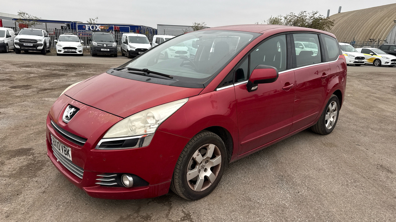 PEUGEOT 5008 2.0 HDI 150PS - Лек автомобил: снимка 2 PEUGEOT 5008 2.0 HDI 150PS - Лек автомобил: снимка 2