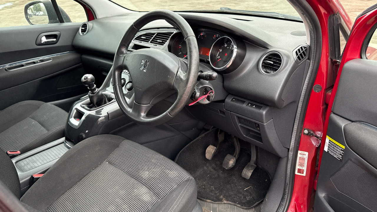 PEUGEOT 5008 2.0 HDI 150PS - Лек автомобил: снимка 5 PEUGEOT 5008 2.0 HDI 150PS - Лек автомобил: снимка 5