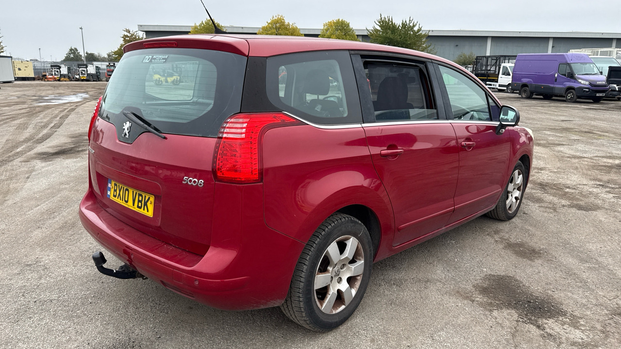 PEUGEOT 5008 2.0 HDI 150PS - Лек автомобил: снимка 4 PEUGEOT 5008 2.0 HDI 150PS - Лек автомобил: снимка 4