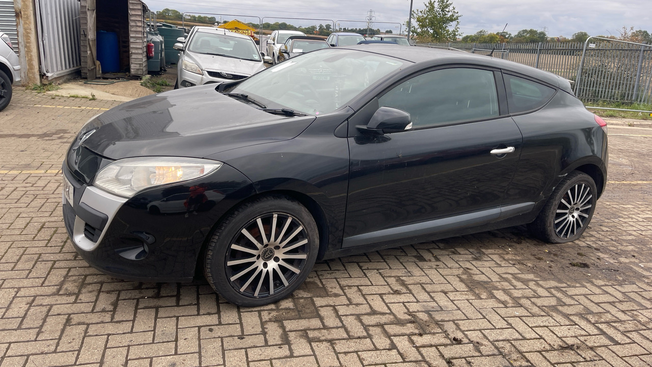 RENAULT MEGANE 1.6 DYNAMIQUE - Хечбек: снимка 2 RENAULT MEGANE 1.6 DYNAMIQUE - Хечбек: снимка 2