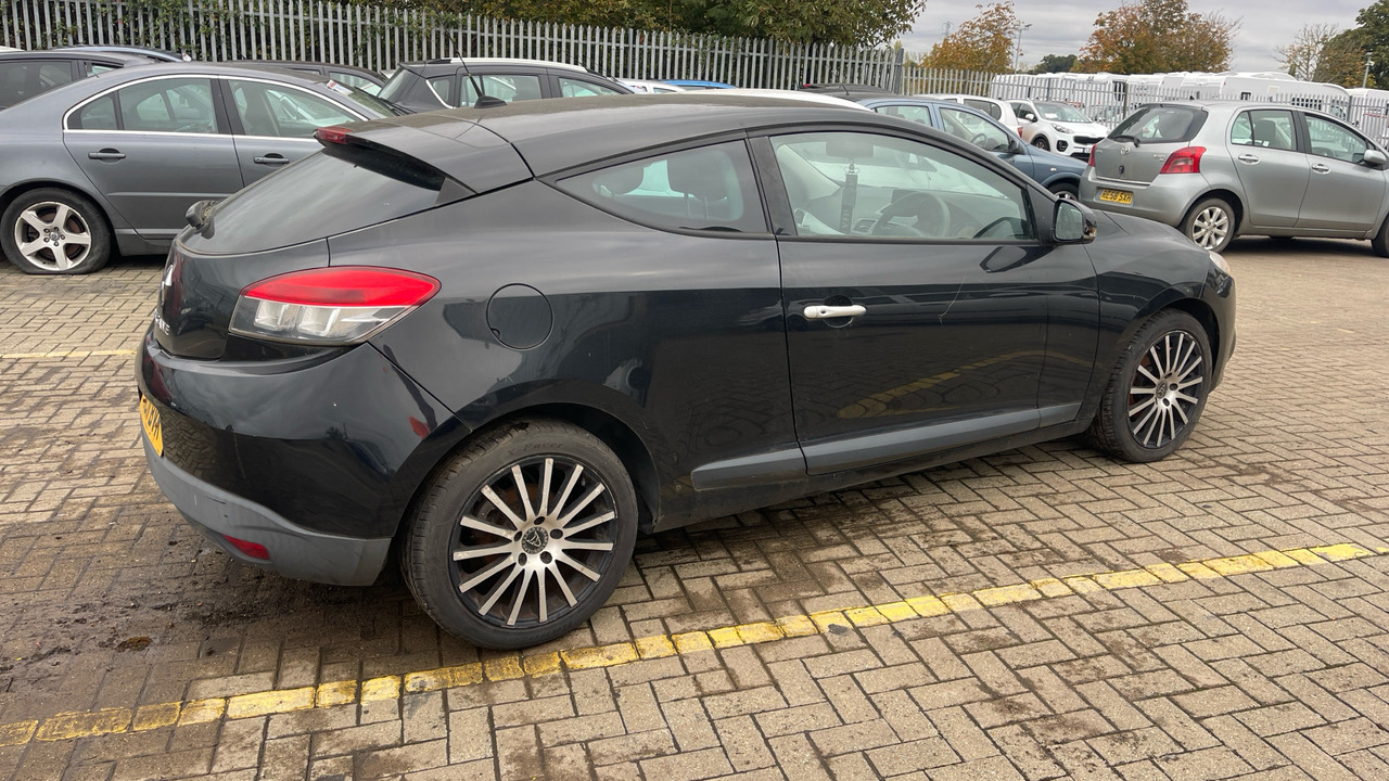 RENAULT MEGANE 1.6 DYNAMIQUE - Хечбек: снимка 4 RENAULT MEGANE 1.6 DYNAMIQUE - Хечбек: снимка 4