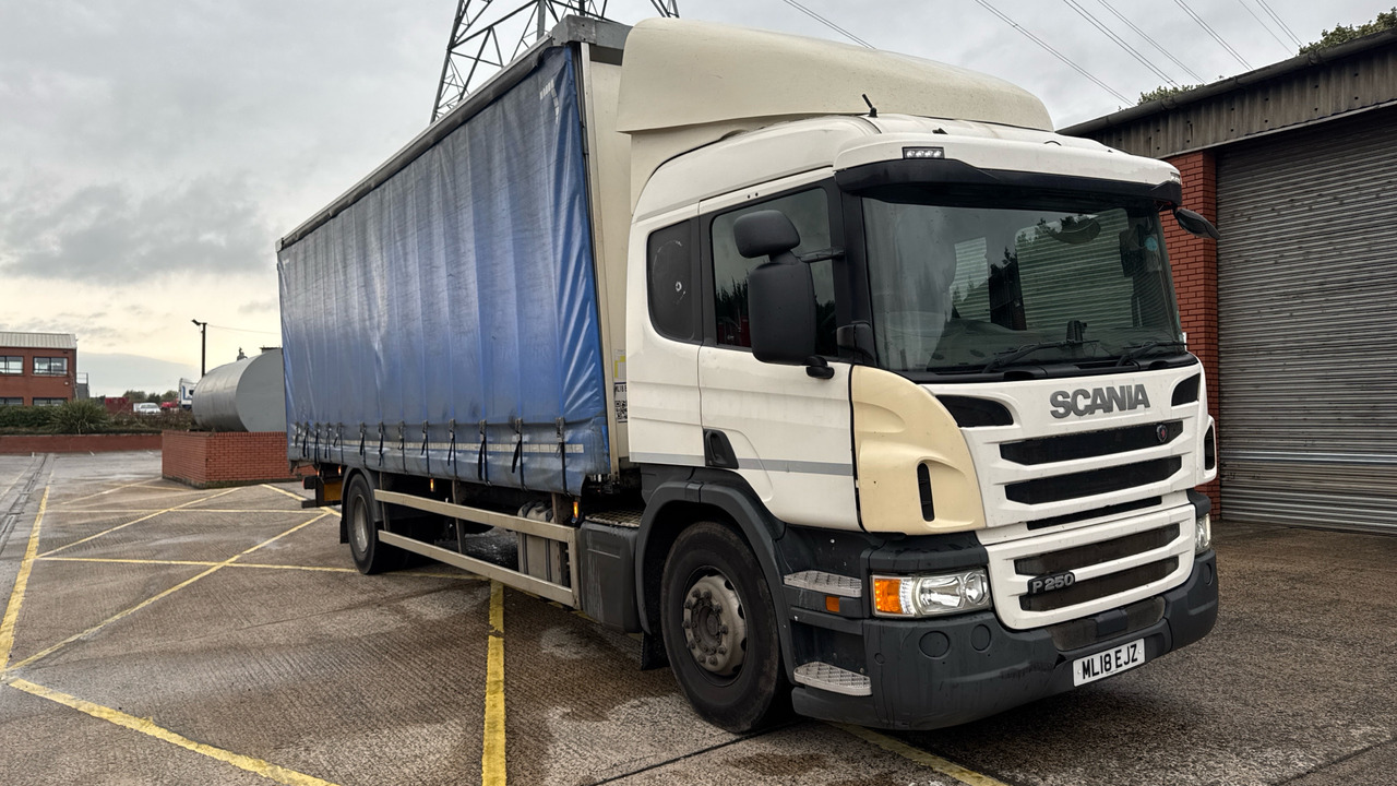 SCANIA P 250 - Камион с брезент: снимка 1 SCANIA P 250 - Камион с брезент: снимка 1