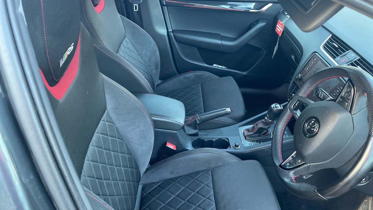 SKODA OCTAVIA 2.0 TSI 245PS VRS - Комби: снимка 5 SKODA OCTAVIA 2.0 TSI 245PS VRS - Комби: снимка 5