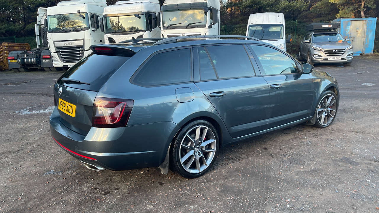 SKODA OCTAVIA 2.0 TSI 245PS VRS - Комби: снимка 4 SKODA OCTAVIA 2.0 TSI 245PS VRS - Комби: снимка 4