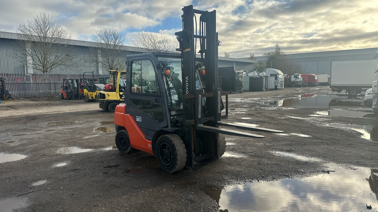 TOYOTA TONERO 30 - Газокар: снимка 1 TOYOTA TONERO 30 - Газокар: снимка 1