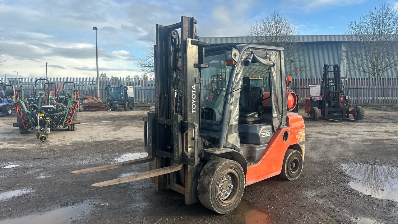 TOYOTA TONERO 35 - Газокар: снимка 2 TOYOTA TONERO 35 - Газокар: снимка 2