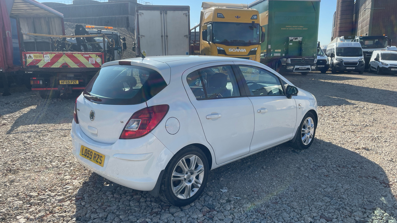 VAUXHALL CORSA 1.4I - Хечбек: снимка 4 VAUXHALL CORSA 1.4I - Хечбек: снимка 4
