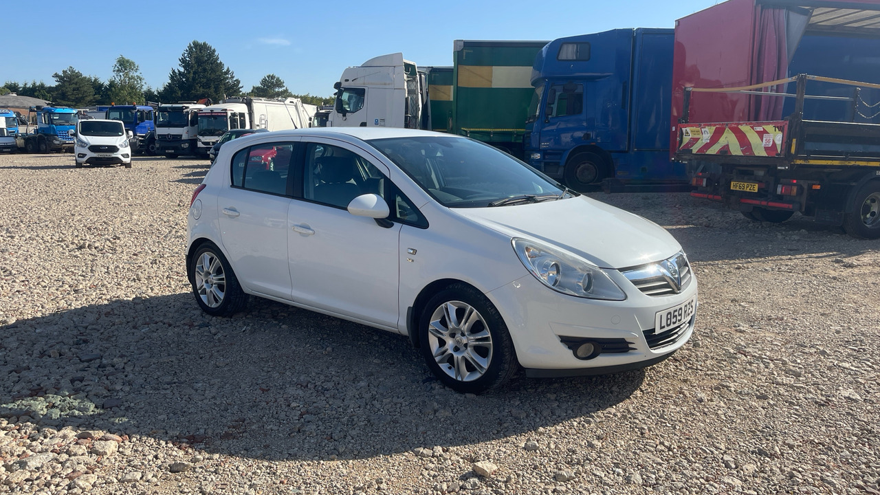 VAUXHALL CORSA 1.4I - Хечбек: снимка 1 VAUXHALL CORSA 1.4I - Хечбек: снимка 1