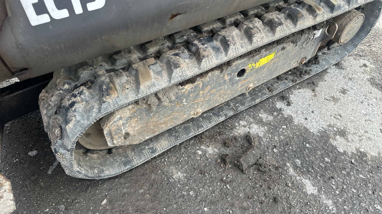 VOLVO EC15D - Мини багер: снимка 5 VOLVO EC15D - Мини багер: снимка 5
