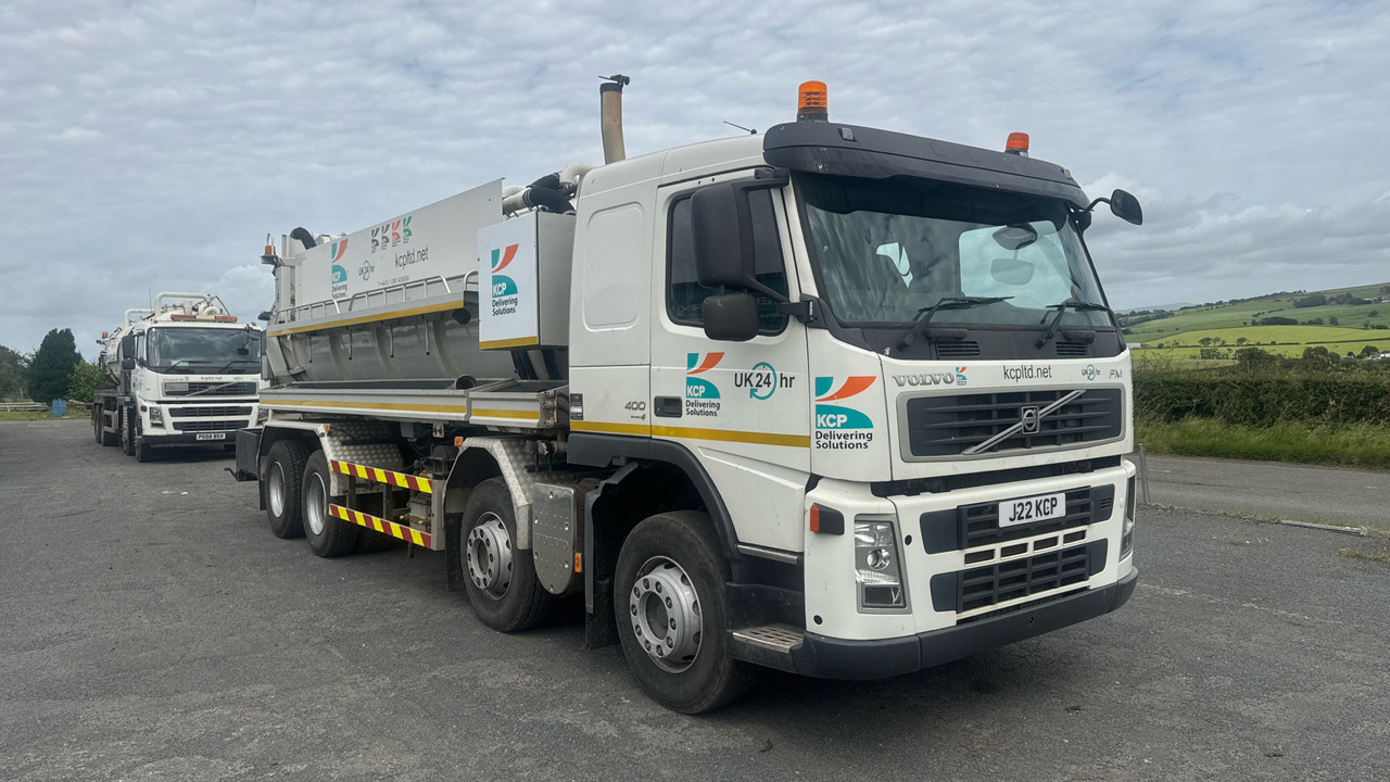 VOLVO FM 400 - Каналопочистваща машина: снимка 1 VOLVO FM 400 - Каналопочистваща машина: снимка 1