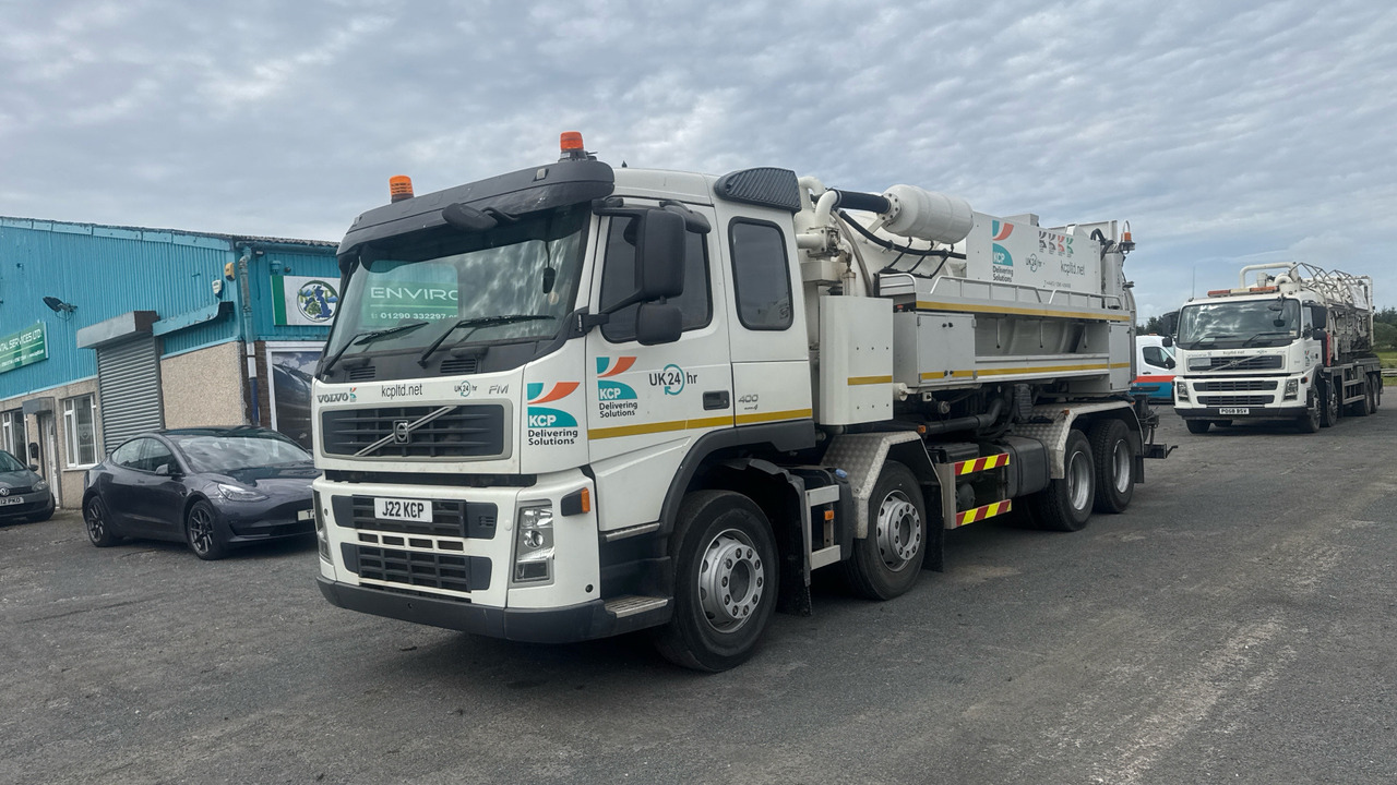VOLVO FM 400 - Каналопочистваща машина: снимка 2 VOLVO FM 400 - Каналопочистваща машина: снимка 2