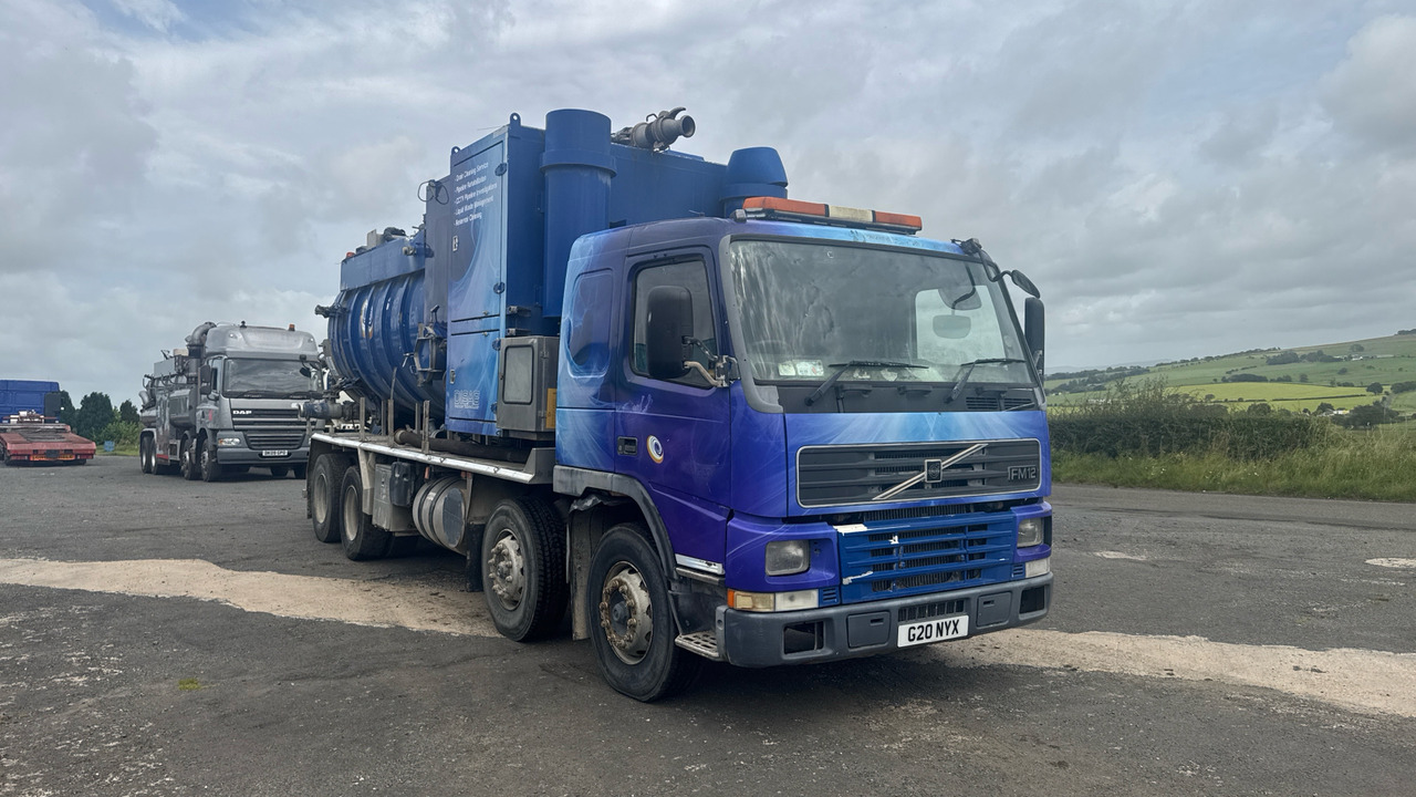 VOLVO FM12 - Каналопочистваща машина: снимка 1 VOLVO FM12 - Каналопочистваща машина: снимка 1