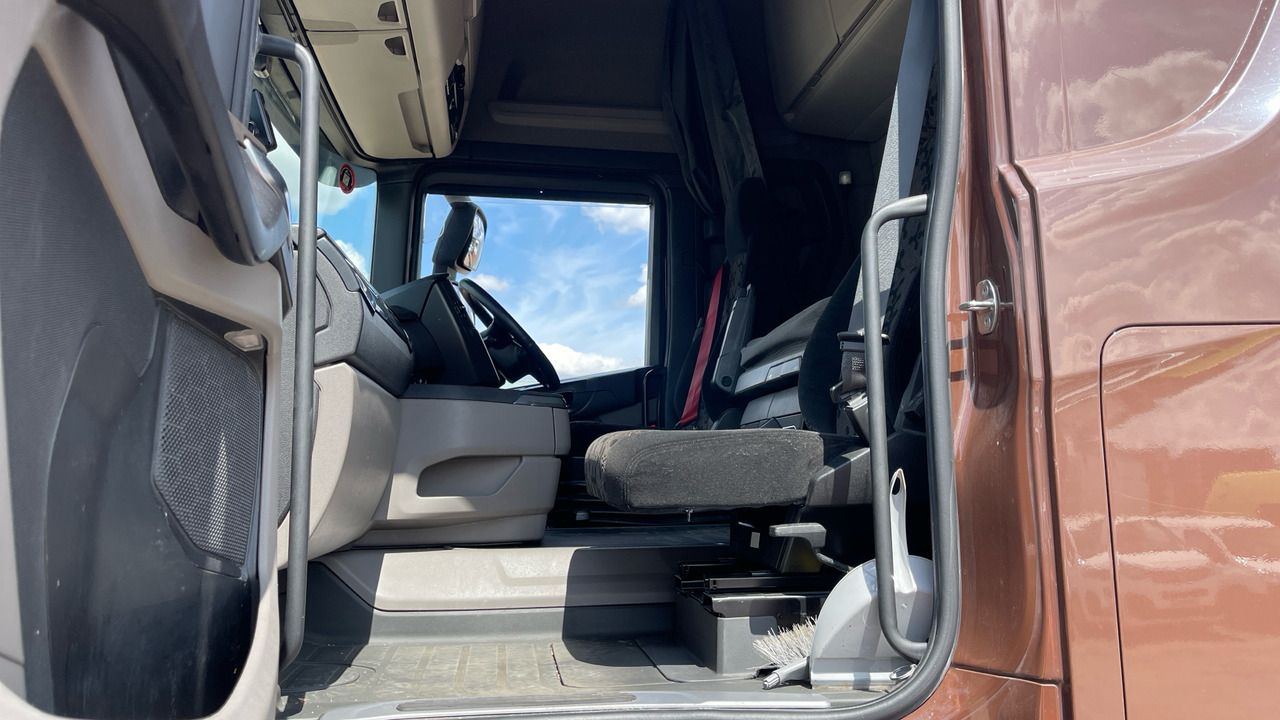 Влекач SCANIA R 450: снимка 18