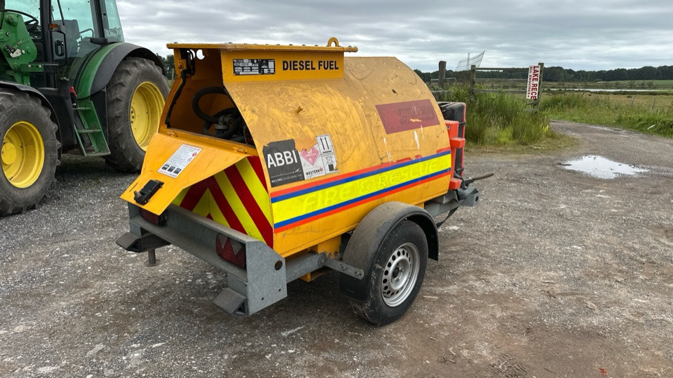 WESTERN FUEL BOWSER 210 - Строително оборудване: снимка 3 WESTERN FUEL BOWSER 210 - Строително оборудване: снимка 3