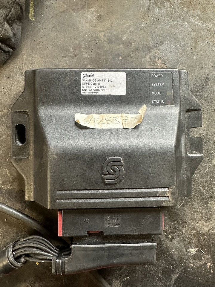 Moduł Danfoss Sauer sterownik S1X-46 G2 AMP K164C - Резервни части за Селскостопанска техника: снимка 1 Moduł Danfoss Sauer sterownik S1X-46 G2 AMP K164C - Резервни части за Селскостопанска техника: снимка 1