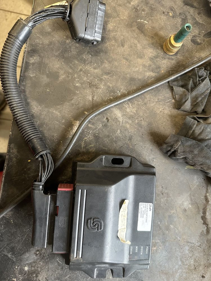 Moduł Danfoss Sauer sterownik S1X-46 G2 AMP K164C - Резервни части за Селскостопанска техника: снимка 2 Moduł Danfoss Sauer sterownik S1X-46 G2 AMP K164C - Резервни части за Селскостопанска техника: снимка 2