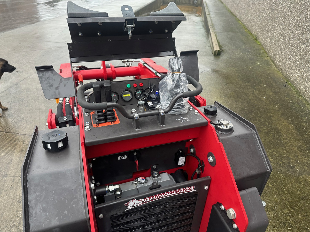 Rhinoceros KS925 - Мини челен товарач: снимка 4 Rhinoceros KS925 - Мини челен товарач: снимка 4