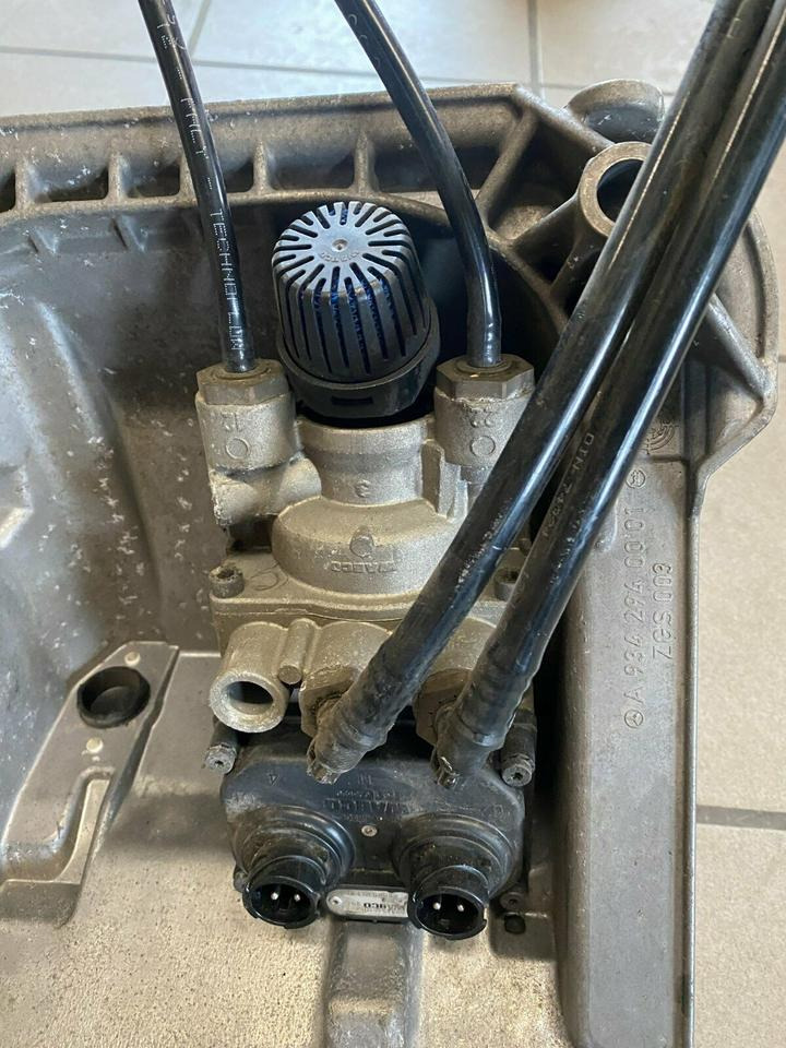 Actros MP2 Fußbremsventil A 934 294 00 01 WABCO 4800010110 - Спирачен клапан за Камион: снимка 2 Actros MP2 Fußbremsventil A 934 294 00 01 WABCO 4800010110 - Спирачен клапан за Камион: снимка 2