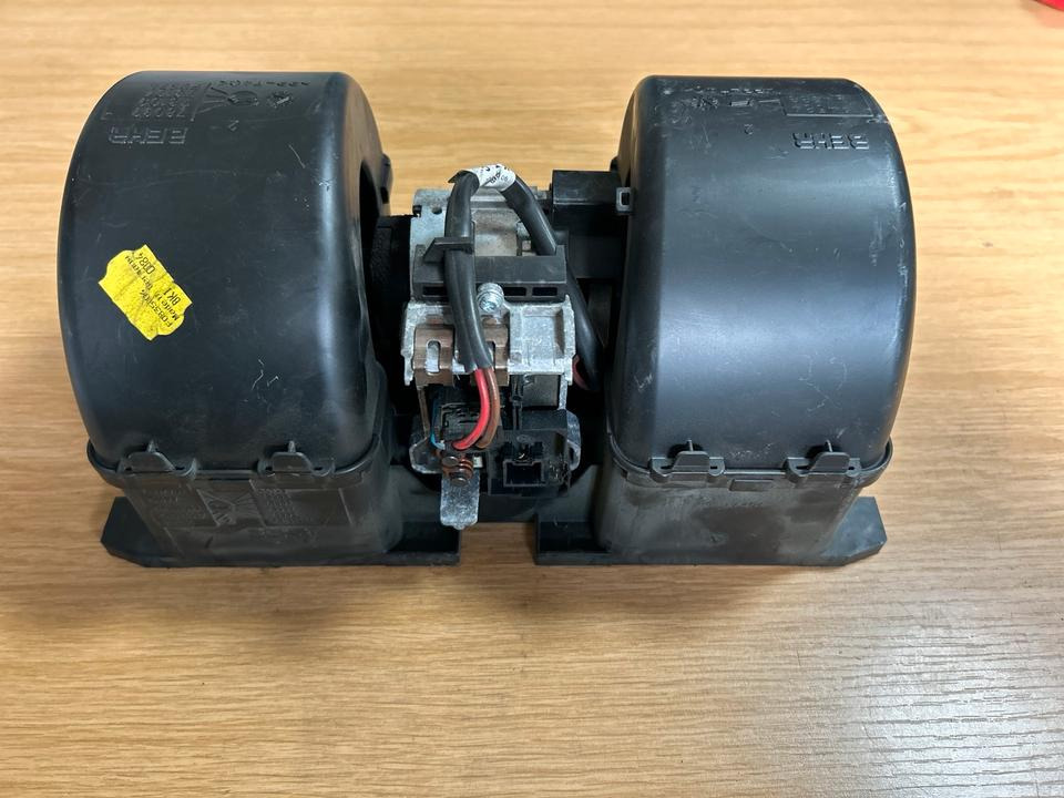 DAF CF Klimaanlage Motor A4584/A4588 - Охладителна система за Камион: снимка 5 DAF CF Klimaanlage Motor A4584/A4588 - Охладителна система за Камион: снимка 5