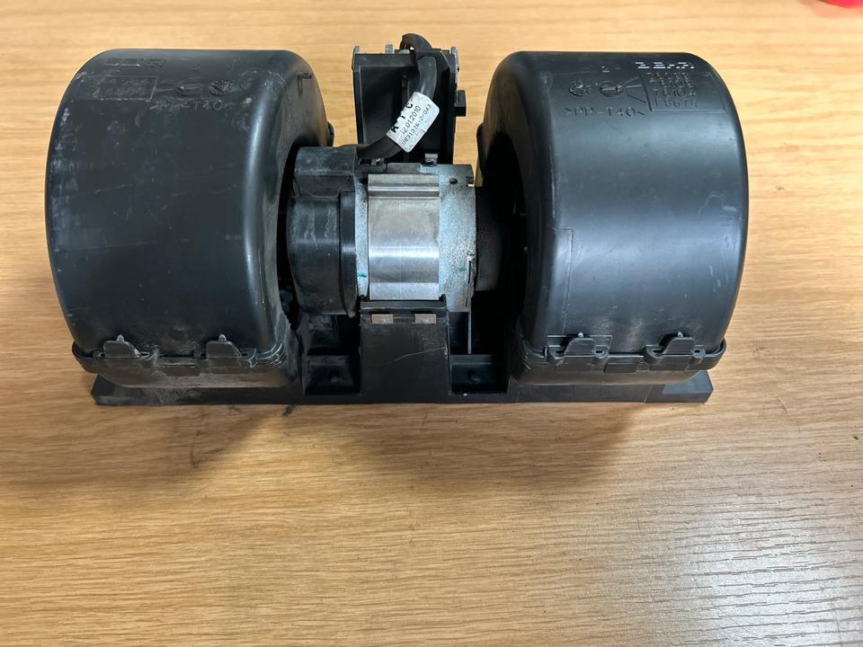 DAF CF Klimaanlage Motor A4584/A4588 - Охладителна система за Камион: снимка 4 DAF CF Klimaanlage Motor A4584/A4588 - Охладителна система за Камион: снимка 4