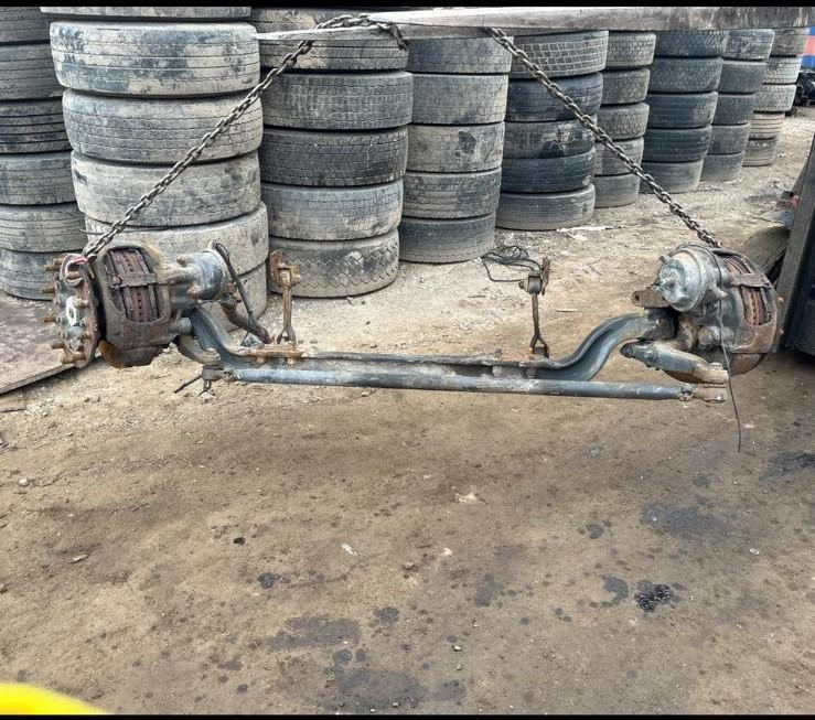 IVECO 7,5t 2003 Achse Vorderachse - Предна ос за Камион: снимка 1 IVECO 7,5t 2003 Achse Vorderachse - Предна ос за Камион: снимка 1