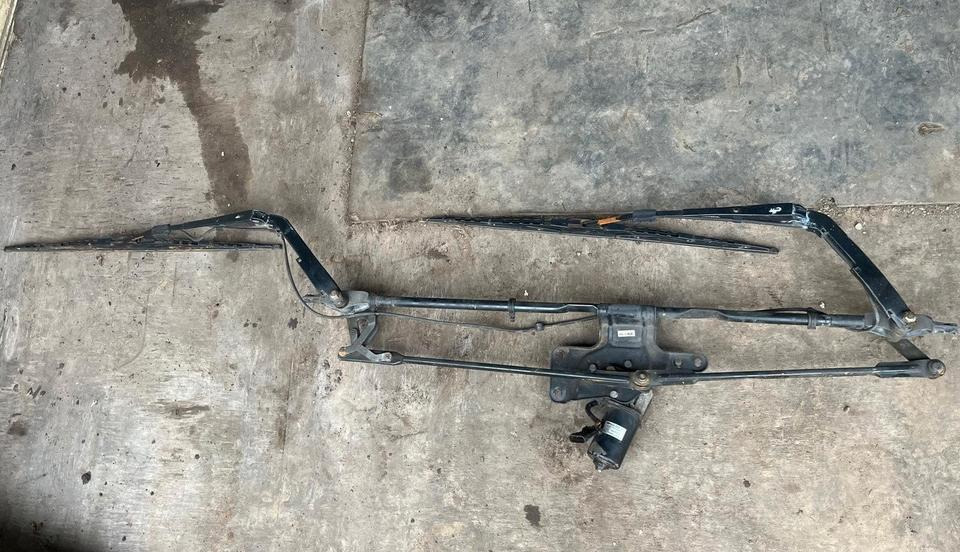 IVECO Stralis Scheibenwischer, Wischergestänge mit Motor 99439637 - Чистачка за Камион: снимка 1 IVECO Stralis Scheibenwischer, Wischergestänge mit Motor 99439637 - Чистачка за Камион: снимка 1