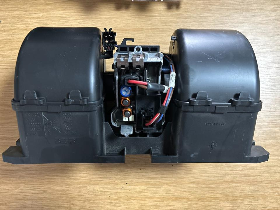 MAN BEHR BOSCH Innen Heizlüfter 9140010500 / H1968002 - Отопление/ Вентилация за Камион: снимка 2 MAN BEHR BOSCH Innen Heizlüfter 9140010500 / H1968002 - Отопление/ Вентилация за Камион: снимка 2