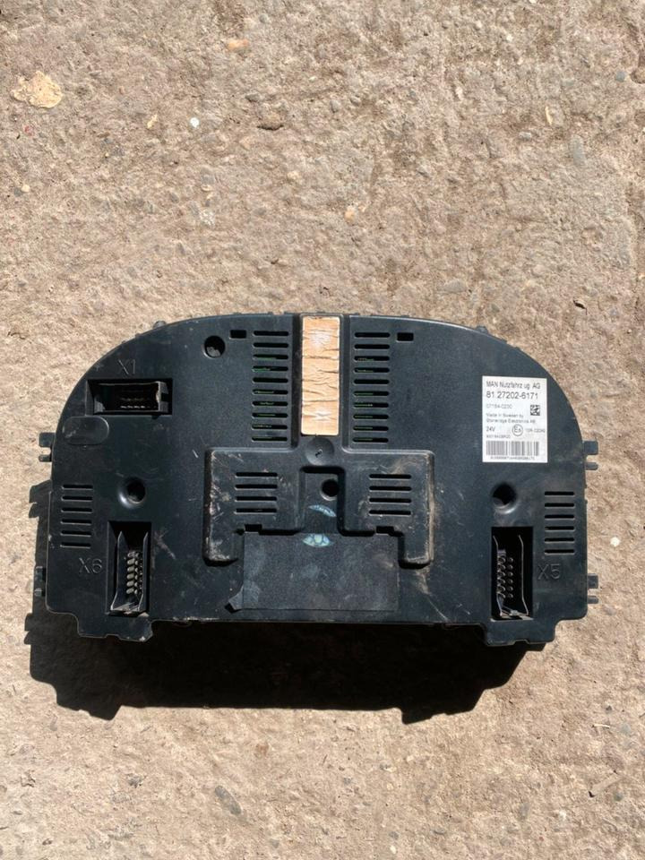 MAN Kombiinstrument Tacho 81272026171 - Табло за Камион: снимка 2 MAN Kombiinstrument Tacho 81272026171 - Табло за Камион: снимка 2