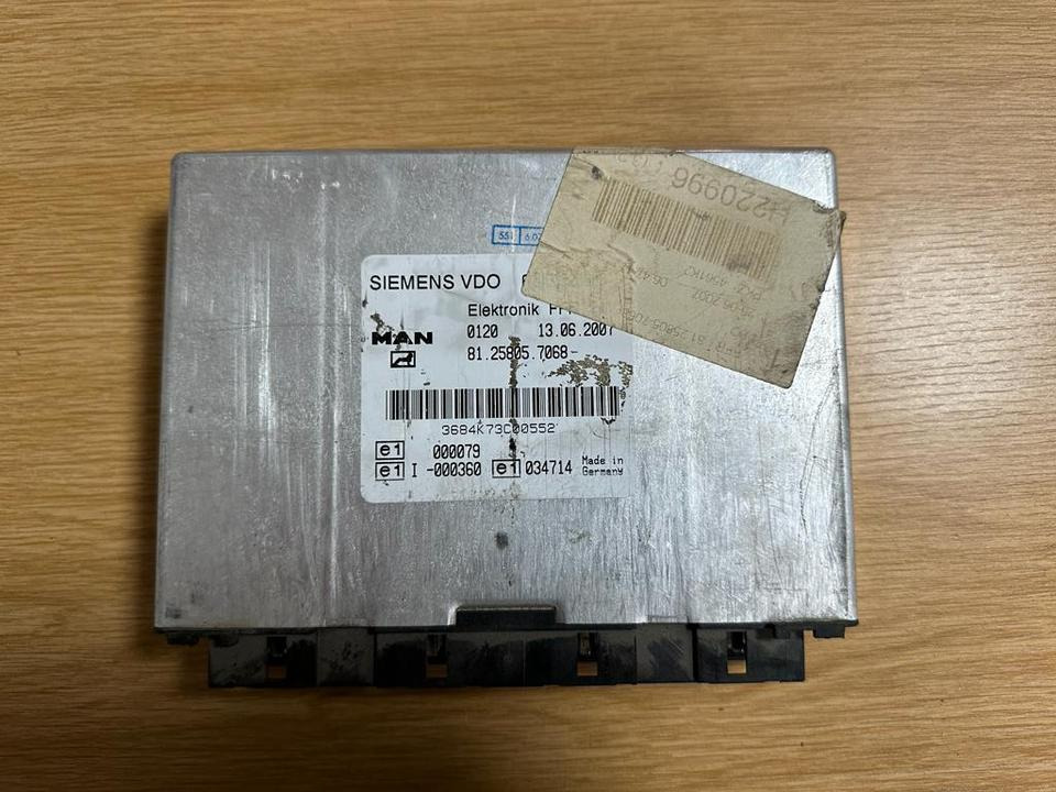 MAN SIEMENS VDO ELEKTRONIK FFR Steuergerät 81.25805.7068 - Блок за управление за Друга техника: снимка 1 MAN SIEMENS VDO ELEKTRONIK FFR Steuergerät 81.25805.7068 - Блок за управление за Друга техника: снимка 1