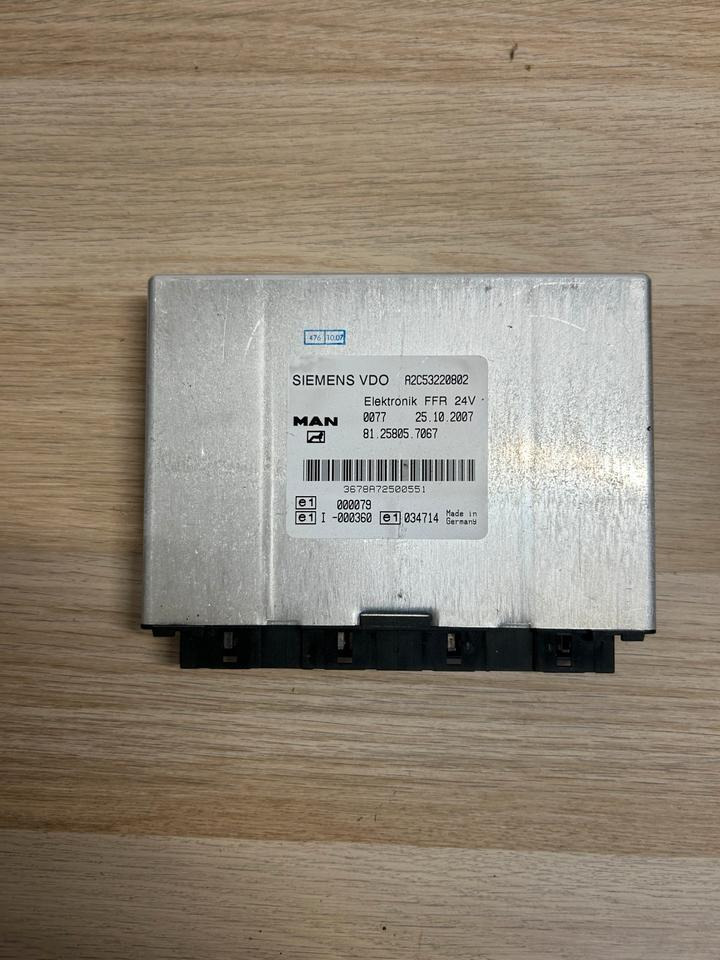 MAN SIEMENS VDO Elektronik FFR Steuergerät 81.25805.7067 - Блок за управление за Камион: снимка 2 MAN SIEMENS VDO Elektronik FFR Steuergerät 81.25805.7067 - Блок за управление за Камион: снимка 2