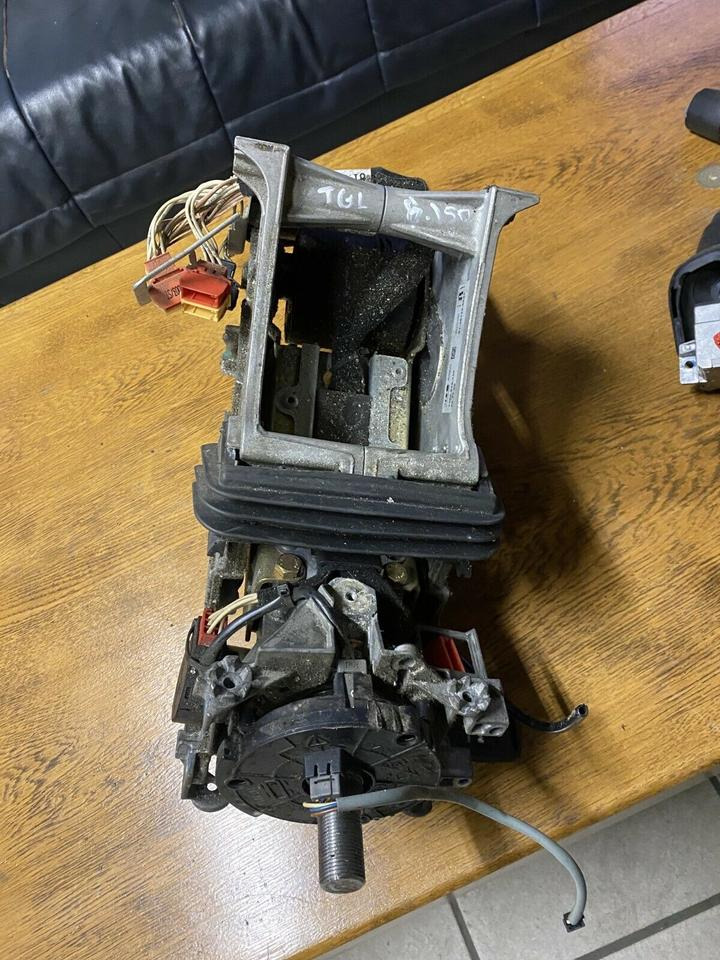 MAN TGL Lenksäule Lenkung mit Zündschloss & Schlüssel - Кормилна колона за Камион: снимка 2 MAN TGL Lenksäule Lenkung mit Zündschloss & Schlüssel - Кормилна колона за Камион: снимка 2