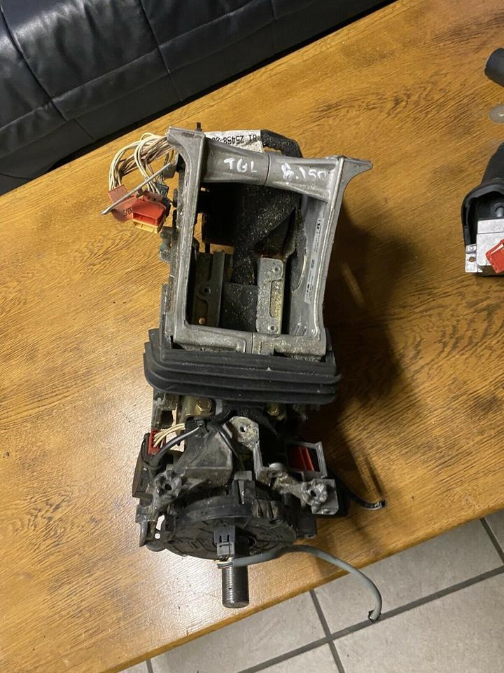 MAN TGL Lenksäule Lenkung mit Zündschloss & Schlüssel - Кормилна колона за Камион: снимка 1 MAN TGL Lenksäule Lenkung mit Zündschloss & Schlüssel - Кормилна колона за Камион: снимка 1