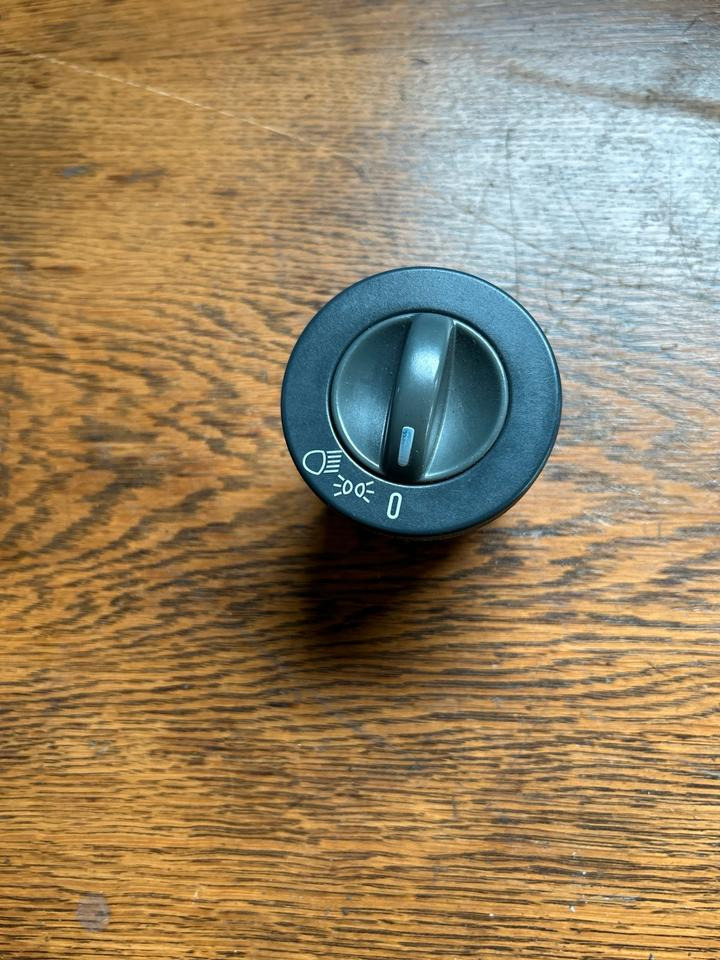 MAN TGL Lichtschalter 81.25525.0193 - Електрическа система за Камион: снимка 1 MAN TGL Lichtschalter 81.25525.0193 - Електрическа система за Камион: снимка 1