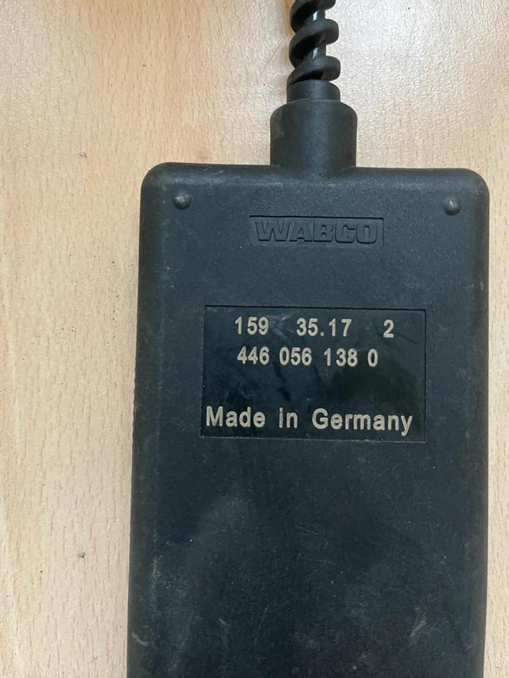MAN WABCO Bediengerät Fernbedienung Luftfederung 4460561380 - Въздушно окачване за Камион: снимка 2 MAN WABCO Bediengerät Fernbedienung Luftfederung 4460561380 - Въздушно окачване за Камион: снимка 2