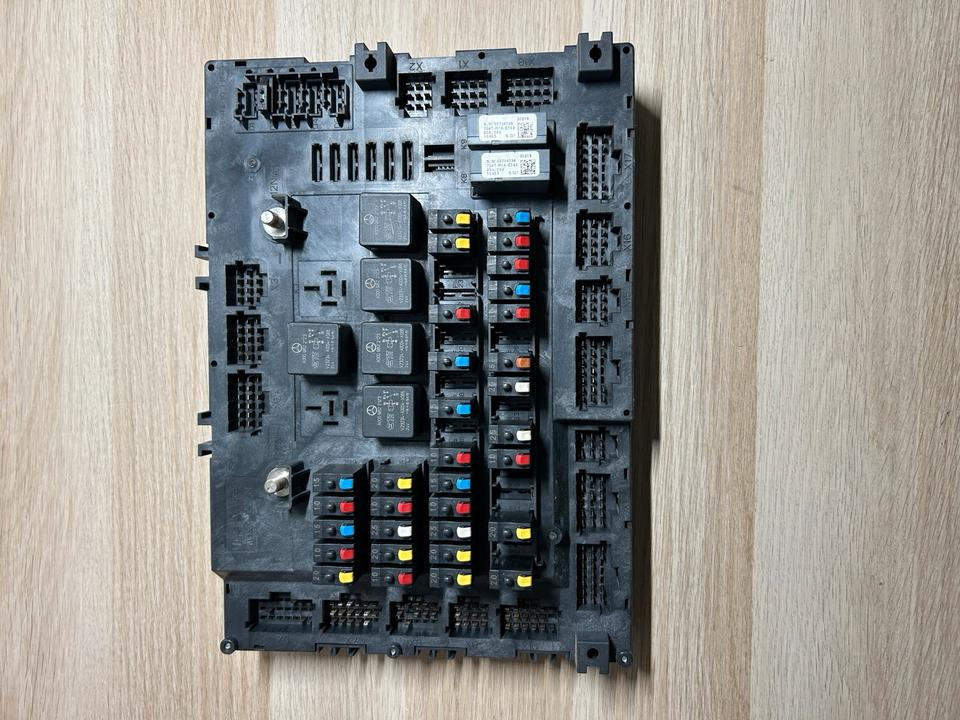 Mercedes Actros MP4 Continental Sicherungskasten A0014466158 - Предпазител за Камион: снимка 2 Mercedes Actros MP4 Continental Sicherungskasten A0014466158 - Предпазител за Камион: снимка 2