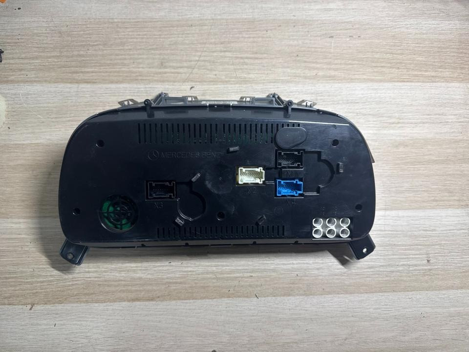 Mercedes Ategi kombiinstrument Tacho A0044463421 - Табло за Камион: снимка 3 Mercedes Ategi kombiinstrument Tacho A0044463421 - Табло за Камион: снимка 3