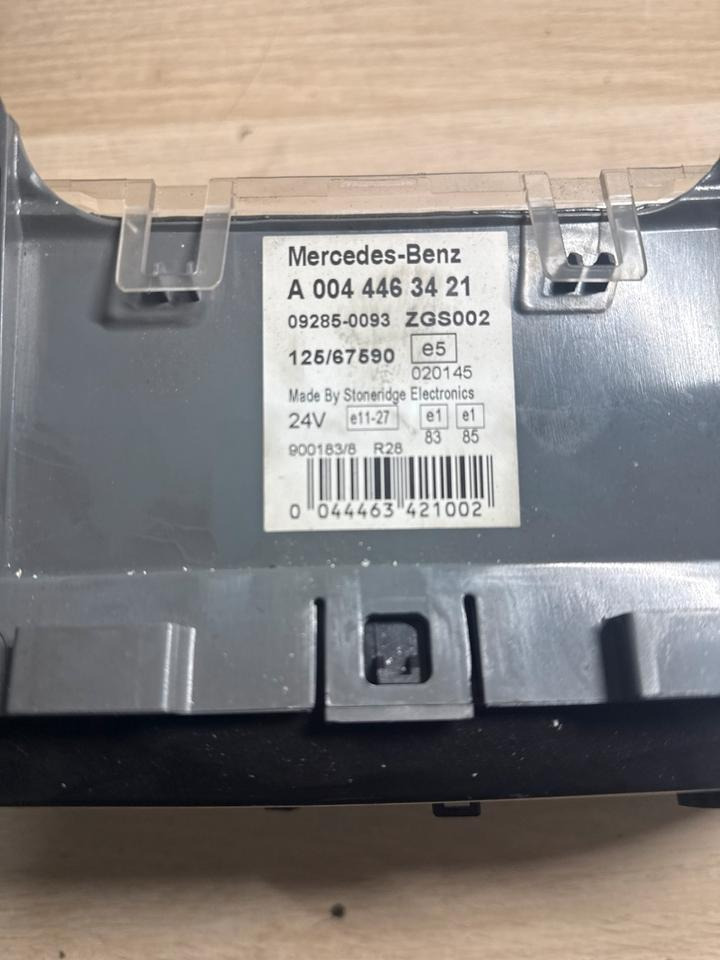 Mercedes Ategi kombiinstrument Tacho A0044463421 - Табло за Камион: снимка 4 Mercedes Ategi kombiinstrument Tacho A0044463421 - Табло за Камион: снимка 4