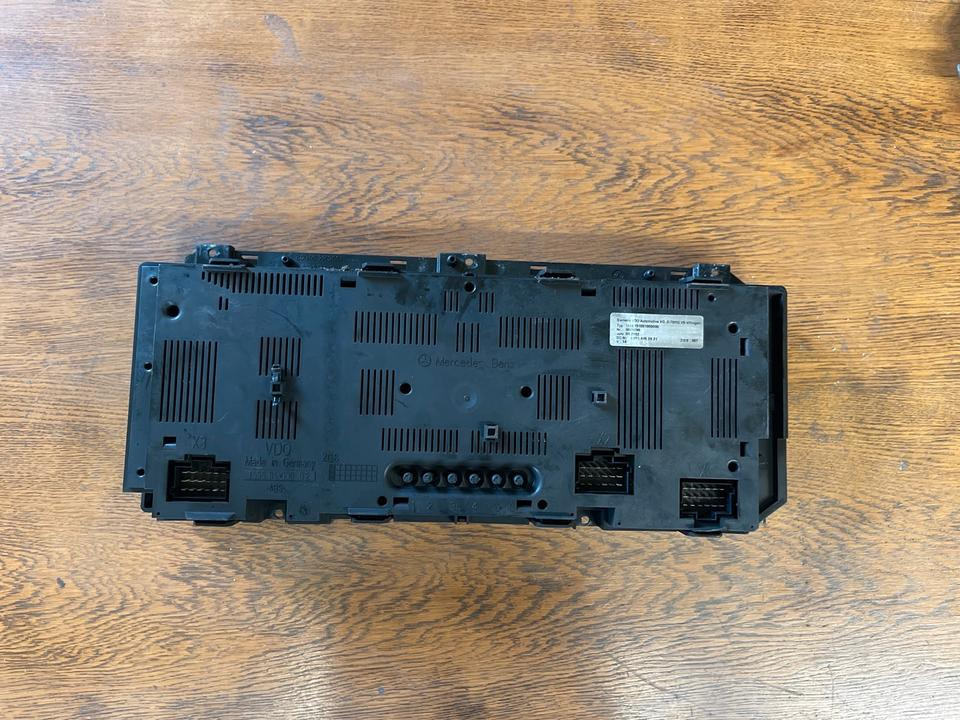 Mercedes Atego 1 Kombiinstrument Tacho A0014462921 - Табло за Камион: снимка 3 Mercedes Atego 1 Kombiinstrument Tacho A0014462921 - Табло за Камион: снимка 3