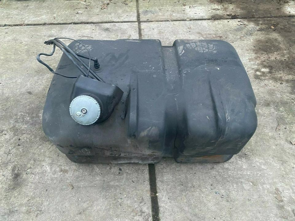 Mercedes Atego Tank Tankbehälter A 970470201, A 970471xx01 - Резервоар за гориво за Камион: снимка 3 Mercedes Atego Tank Tankbehälter A 970470201, A 970471xx01 - Резервоар за гориво за Камион: снимка 3