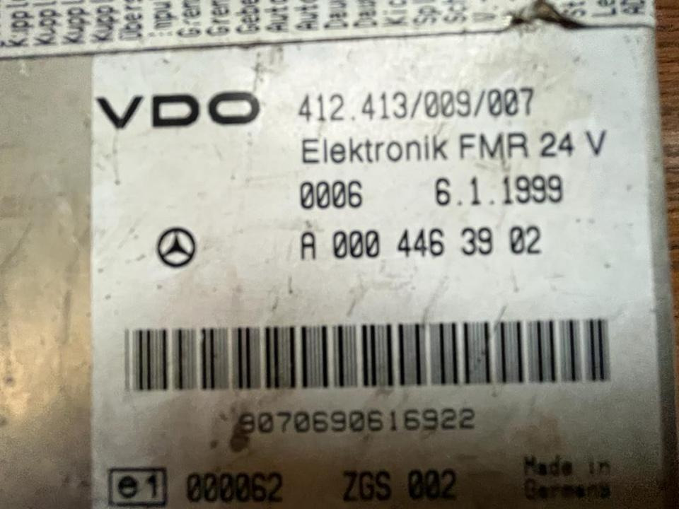 Mercedes Atego VDO Elektronik FMR Steuergerät A 000 446 39 02 - Блок за управление за Камион: снимка 2 Mercedes Atego VDO Elektronik FMR Steuergerät A 000 446 39 02 - Блок за управление за Камион: снимка 2