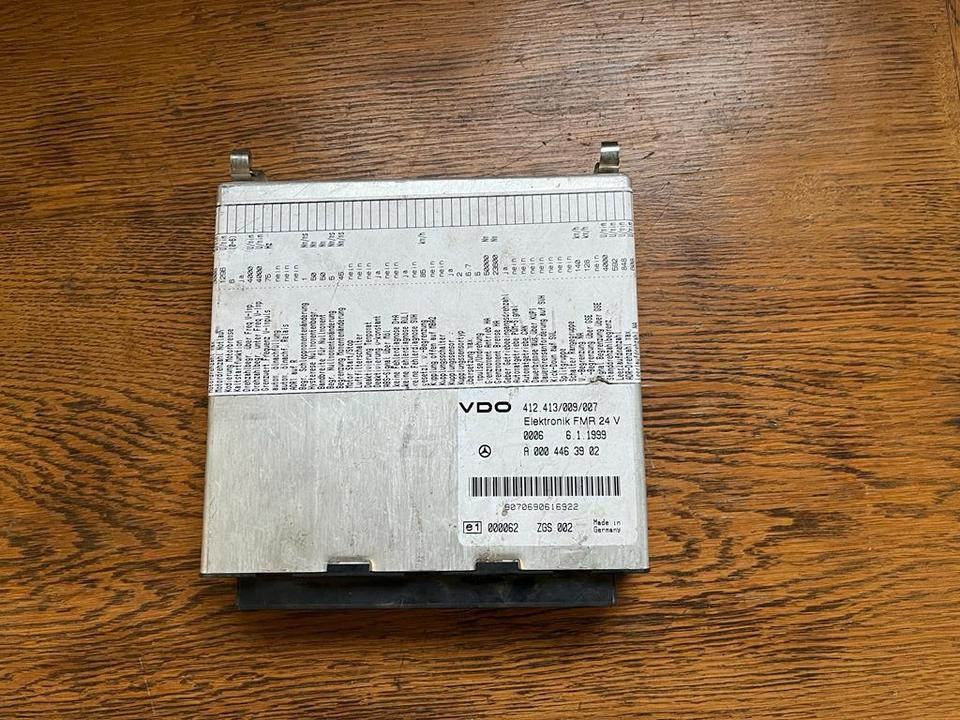 Mercedes Atego VDO Elektronik FMR Steuergerät A 000 446 39 02 - Блок за управление за Камион: снимка 1 Mercedes Atego VDO Elektronik FMR Steuergerät A 000 446 39 02 - Блок за управление за Камион: снимка 1