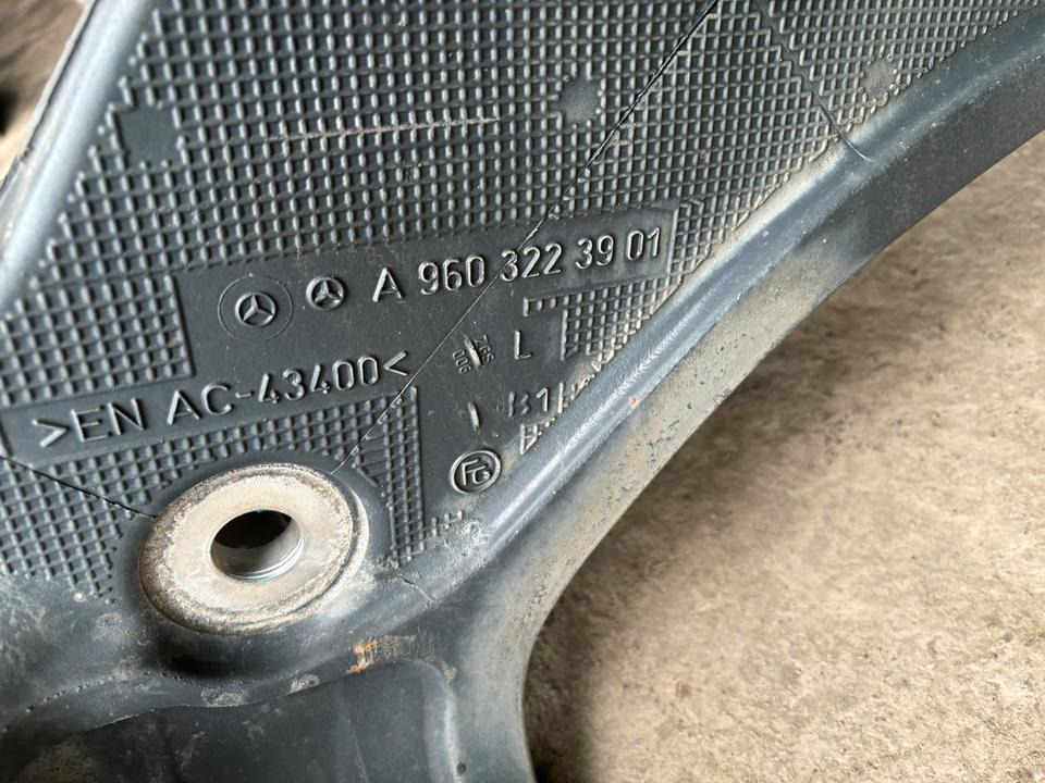 Mercedes-Benz Actros MP4 Federbock Links A9603223901 - Окачване за Камион: снимка 4 Mercedes-Benz Actros MP4 Federbock Links A9603223901 - Окачване за Камион: снимка 4