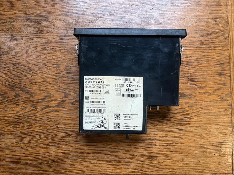 Mercedes-Benz Actros MP4 Tachograph FLEETBOARD A0004462060 - Тахограф за Камион: снимка 3 Mercedes-Benz Actros MP4 Tachograph FLEETBOARD A0004462060 - Тахограф за Камион: снимка 3