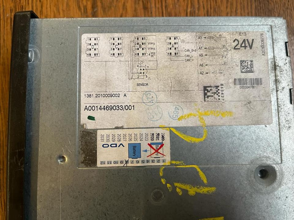 Mercedes-Benz Actros MP4 VDO Tachograph A0014469033 - Тахограф за Камион: снимка 2 Mercedes-Benz Actros MP4 VDO Tachograph A0014469033 - Тахограф за Камион: снимка 2