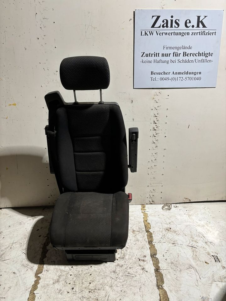 Mercedes-Benz Atego 3 Beifahrersitz - Седалка за Камион: снимка 1 Mercedes-Benz Atego 3 Beifahrersitz - Седалка за Камион: снимка 1